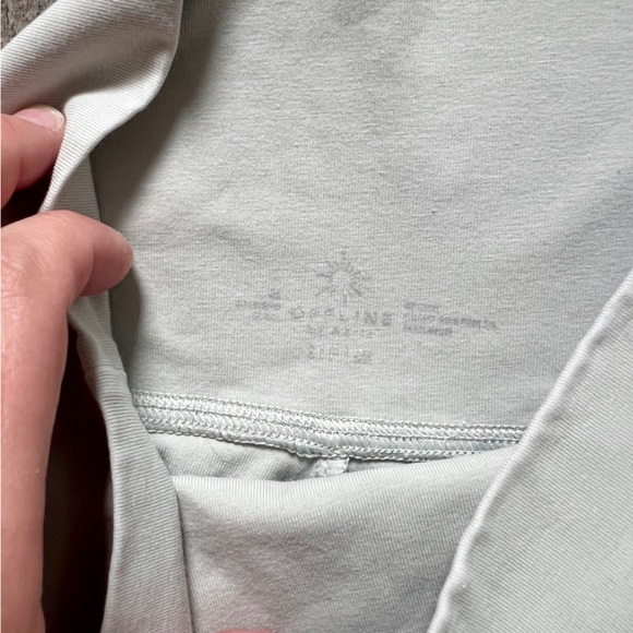 Aerie Offline High-Rise Real Me 7/8 Legging in Light Gray - Picture 4 of 6